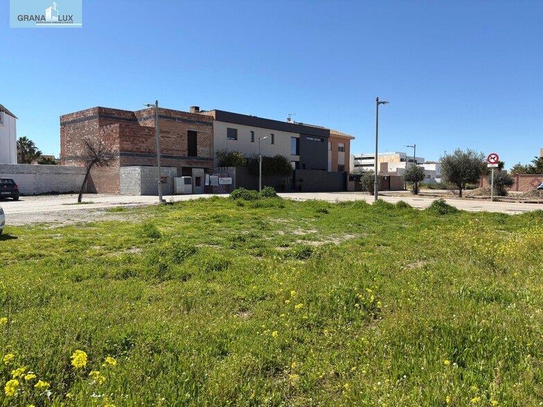Calle Petunia, 2, Churriana de la Vega, Granada en venta - Foto del edificio - Imagen 2 de 8