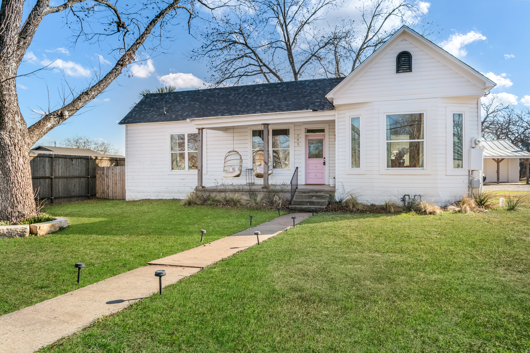 703 E Highway St, Fredericksburg, TX en venta Foto principal- Imagen 1 de 34