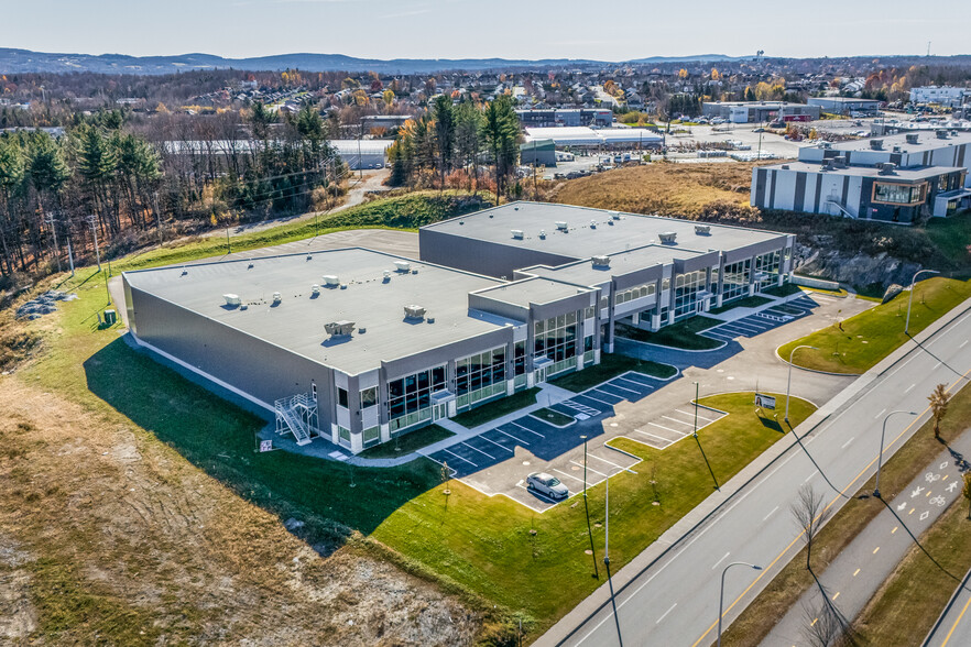 4590-4592 Boul De Portland, Sherbrooke, QC en alquiler - Foto del edificio - Imagen 2 de 17