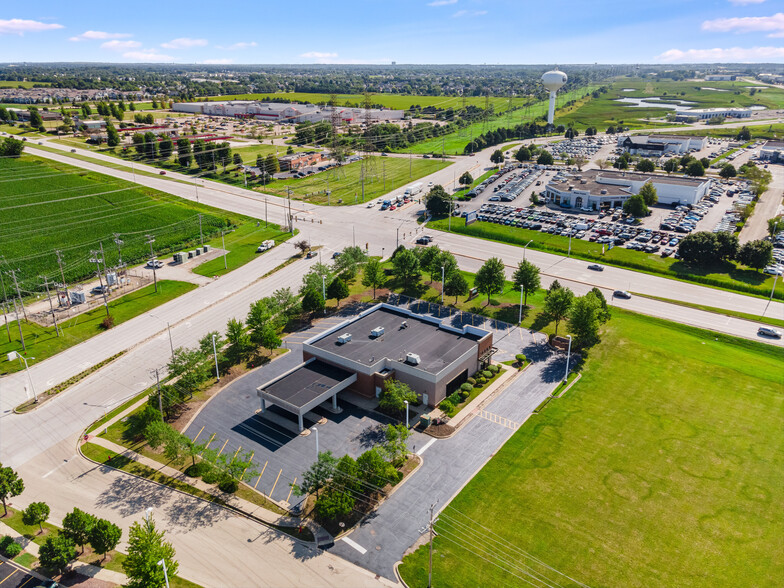 201 Genesis Dr, North Aurora, IL en alquiler - Foto del edificio - Imagen 3 de 18