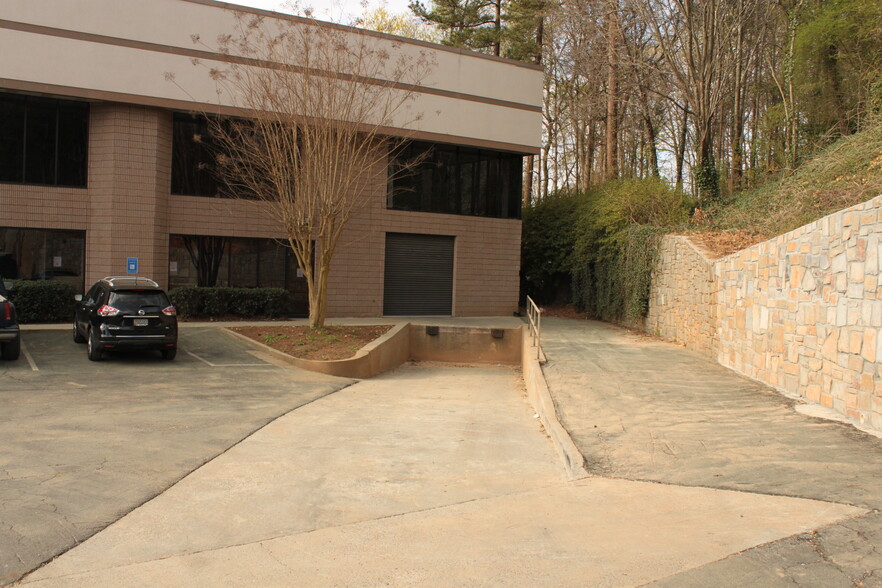 3120 Medlock Bridge Rd, Peachtree Corners, GA en venta - Foto del edificio - Imagen 2 de 49