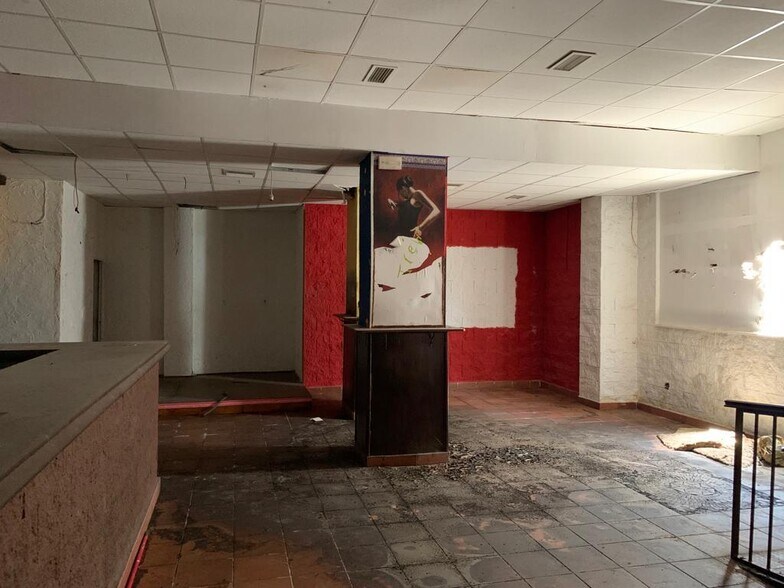 Local en Espronceda en venta - Foto del edificio - Imagen 3 de 9