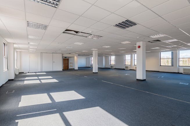 2 Station Rd, Swindon en venta - Foto del interior - Imagen 3 de 12
