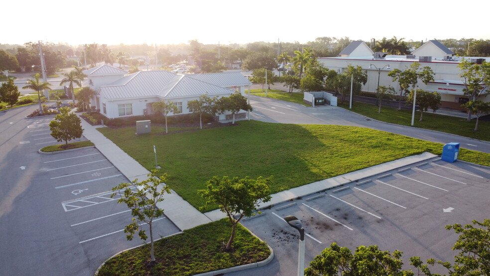 4570 Thomasson Ln, Naples, FL en alquiler - Foto del edificio - Imagen 2 de 6