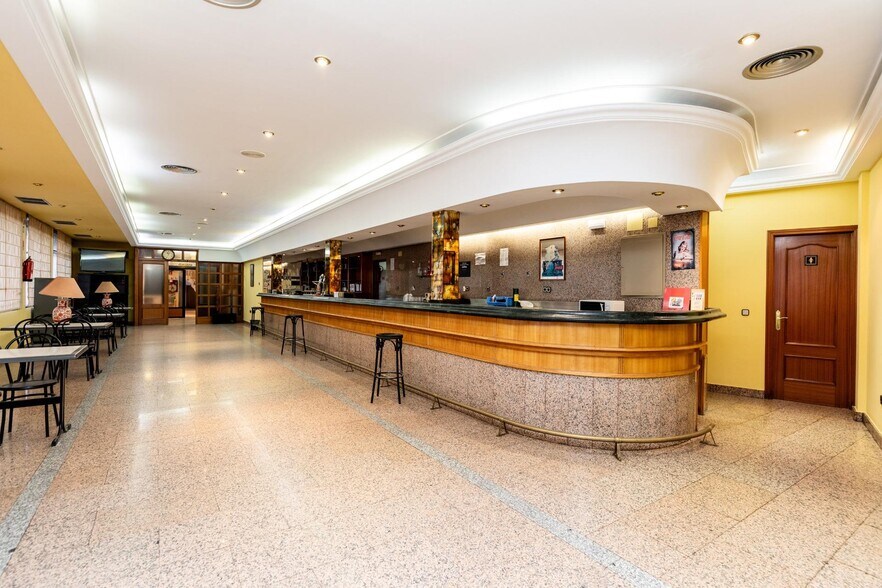 Hotel y hospedaje en Villalbilla, Madrid en venta - Foto del edificio - Imagen 3 de 20