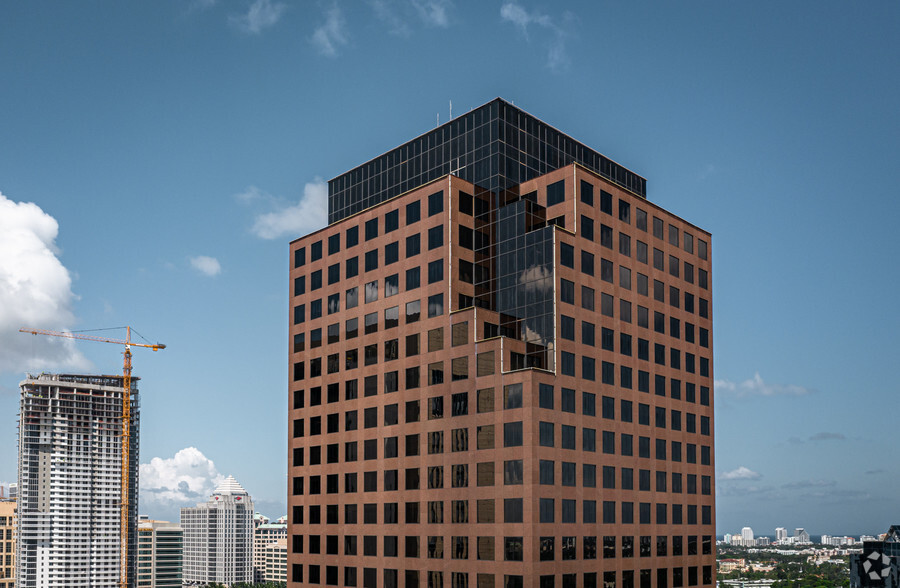 110 SE 6th St, Fort Lauderdale, FL en alquiler - Foto del edificio - Imagen 3 de 11