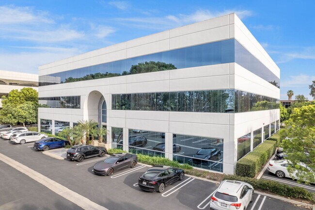 Más detalles de 10 Corporate Park, Irvine, CA - Oficina en alquiler