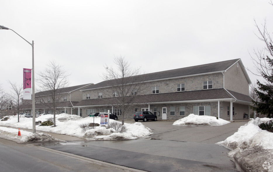 44 Crawford Cres, Milton, ON en venta - Foto del edificio - Imagen 2 de 2