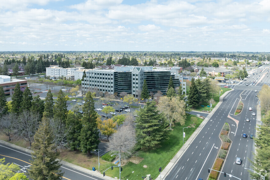 3100 Zinfandel Dr, Rancho Cordova, CA en alquiler - Foto del edificio - Imagen 3 de 7