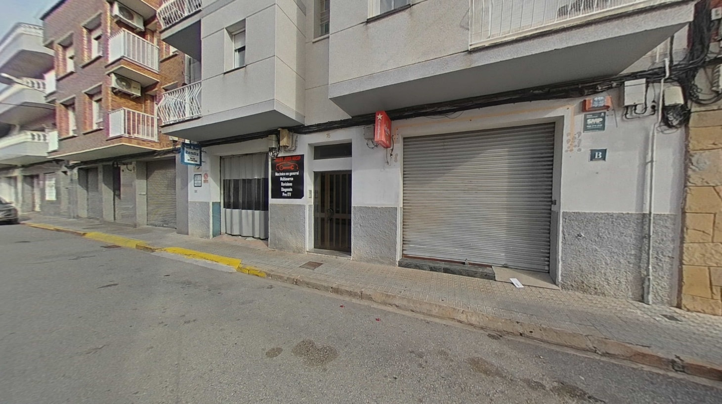Carrer Rafael de Casanova, Sant Vicenç de Castellet, BAR 08295 - Unidad Puerta 01 - - Foto del interior - Image 1 of 20