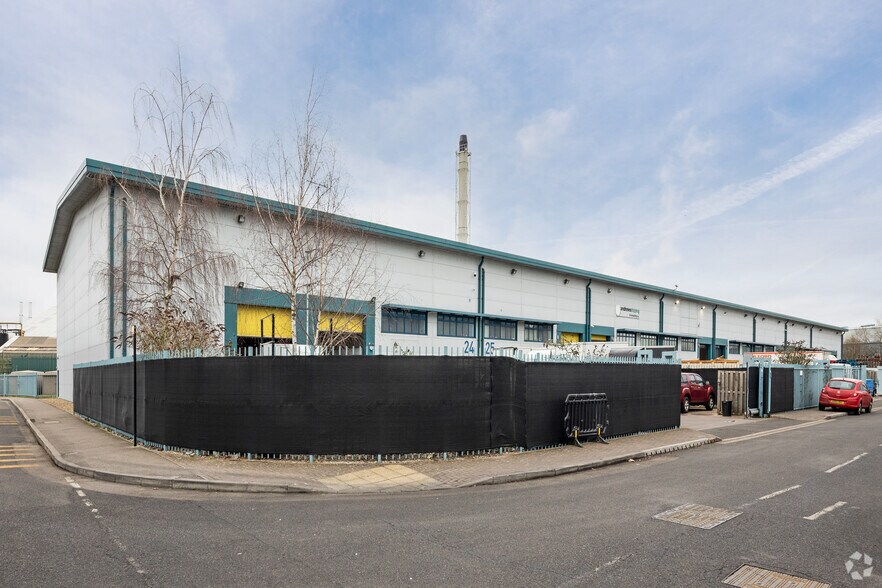 Riverwalk Business Park, Enfield en venta - Foto del edificio - Imagen 2 de 9