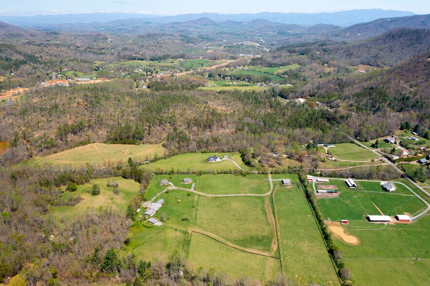 The Barn at Young Harris cartera de 5 inmuebles en venta en LoopNet.es - Foto del edificio - Imagen 2 de 117