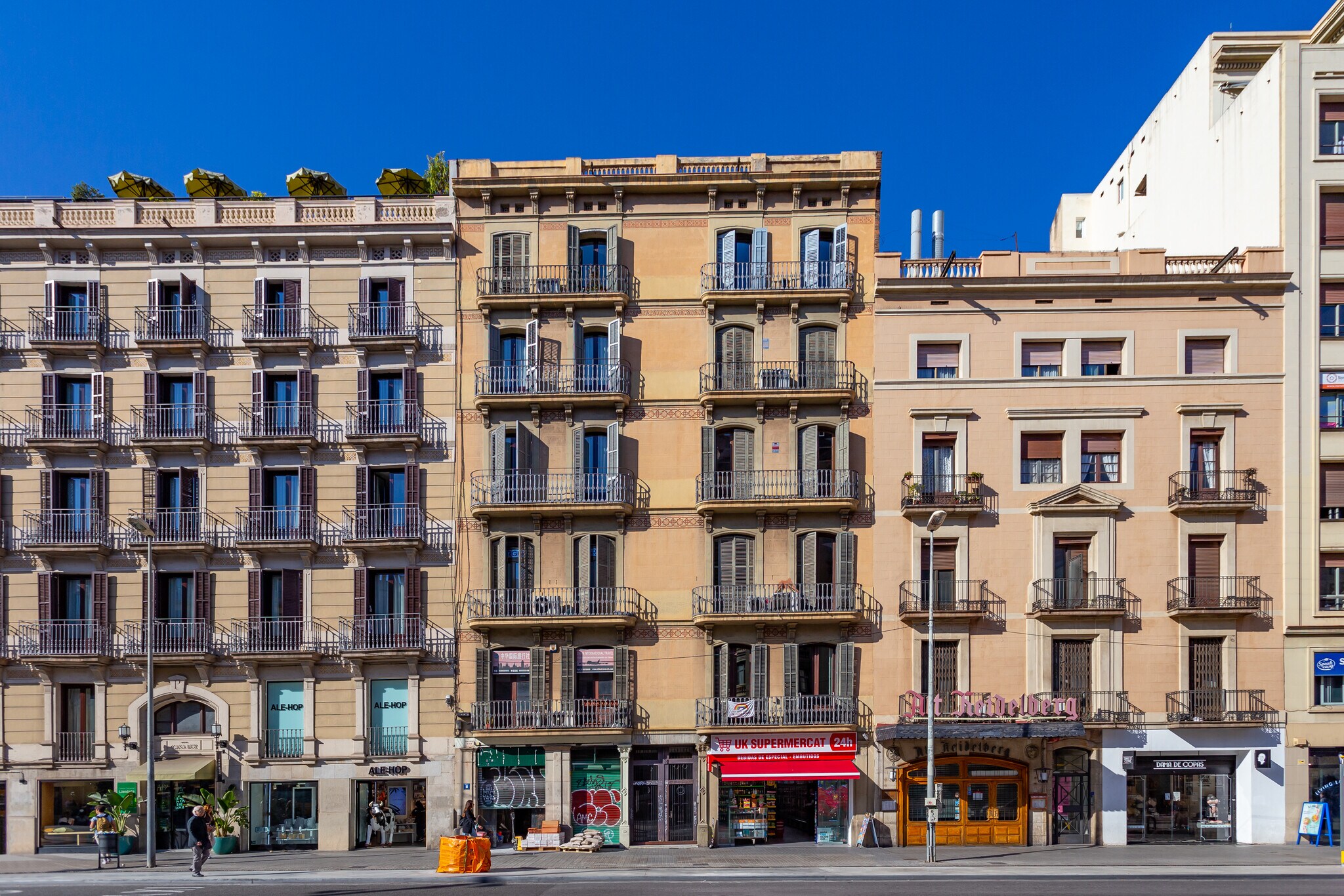 Edificio residencial en Barcelona, Barcelona en venta Foto de la construcción- Imagen 1 de 5