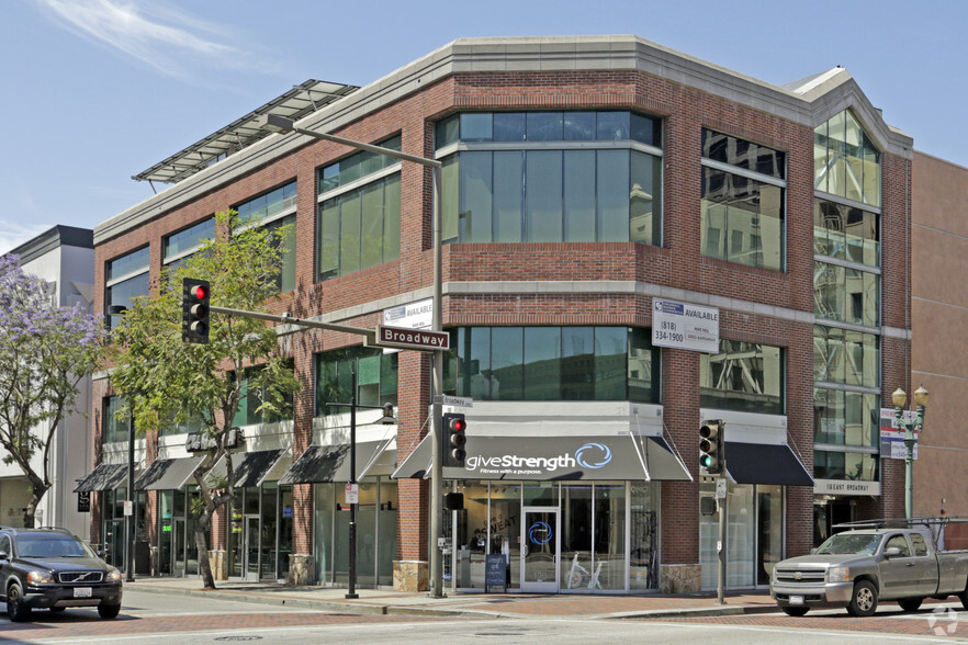 116-120 E Broadway, Glendale, CA en alquiler - Foto del edificio - Imagen 2 de 10