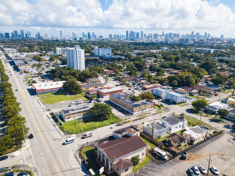 1880 NW 36th St, Miami, FL en venta - Foto del edificio - Imagen 2 de 10