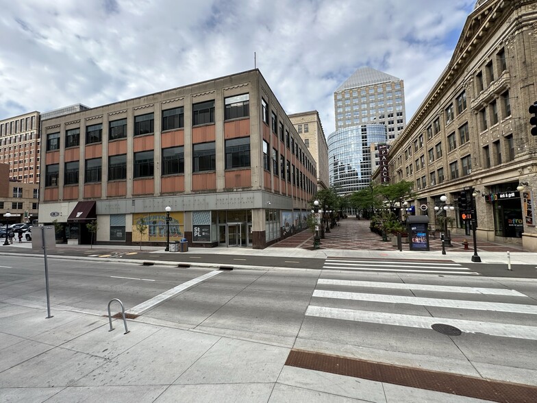 419-425 Wabasha St N, Saint Paul, MN en venta - Foto del edificio - Imagen 1 de 59