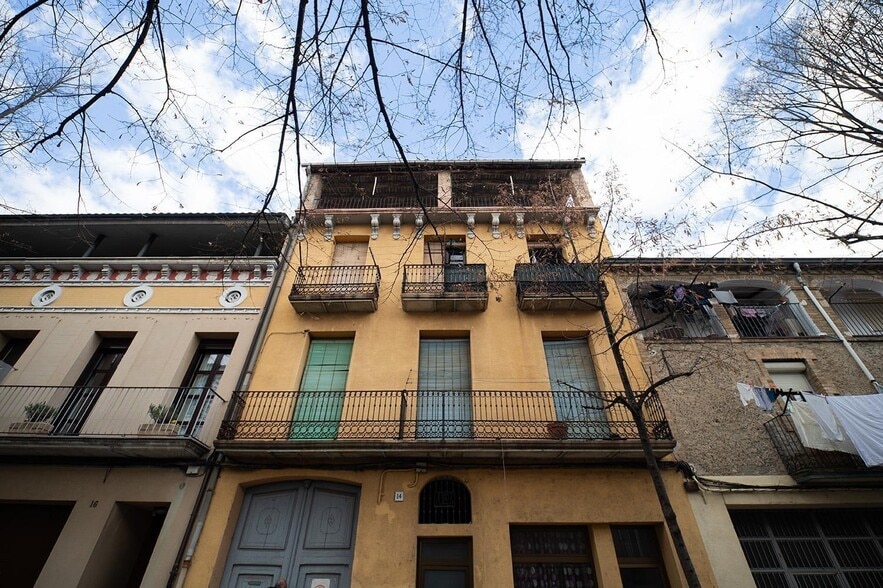 Edificio residencial en Manlleu, Barcelona en venta - Foto del edificio - Imagen 3 de 16