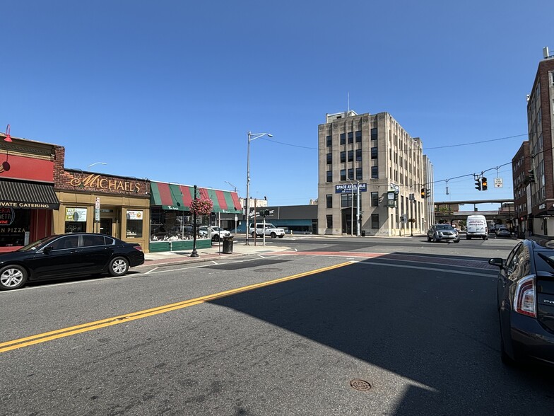 28-30 N Park Ave, Rockville Centre, NY en alquiler - Foto del edificio - Imagen 3 de 6