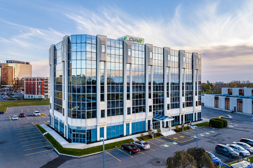 3400 Boul Du Souvenir, Laval, QC en alquiler - Foto del edificio - Imagen 1 de 11