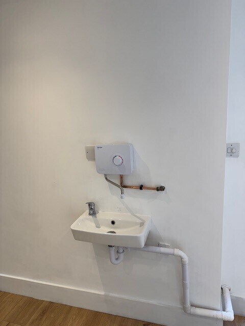 137a High St, Colchester, ESS CO1 1SP - Unidad 137A - - Foto del interior - Image 2 of 4