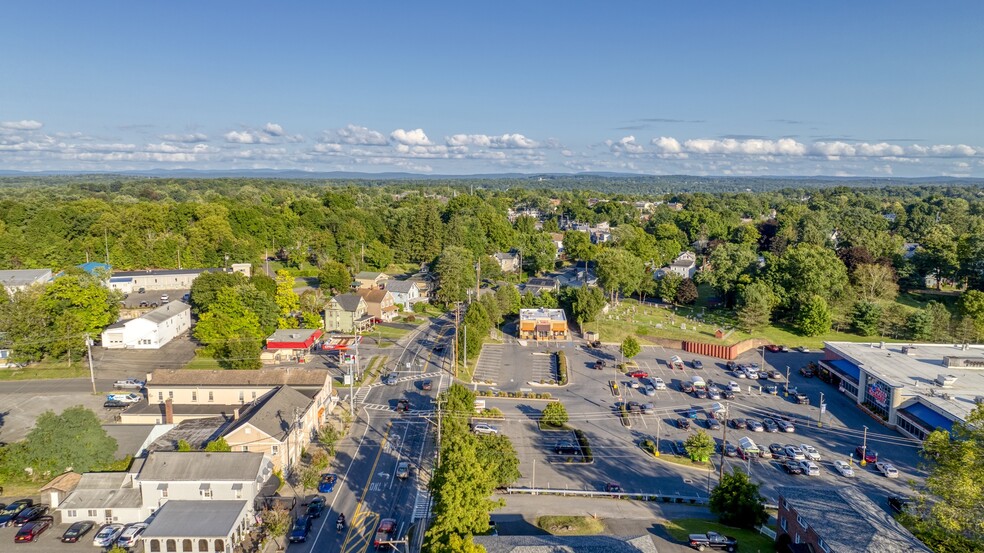 141 Ulster Ave, Saugerties, NY en venta - Foto del edificio - Imagen 3 de 49