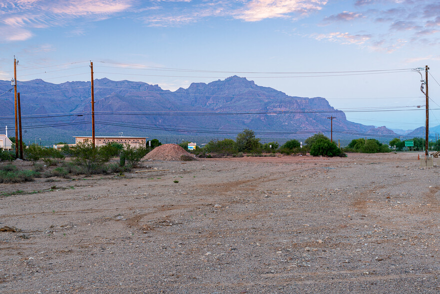 2401 Acacia, Apache Junction, AZ en venta - Foto del edificio - Imagen 3 de 28