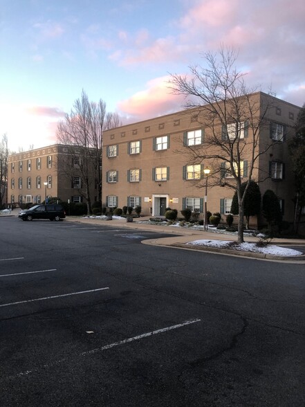 5510 Alma Ln, Springfield, VA en venta - Foto del edificio - Imagen 2 de 5