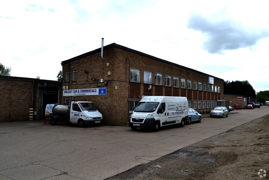 Old Oak Close, Arlesey en venta - Foto del edificio - Imagen 2 de 3