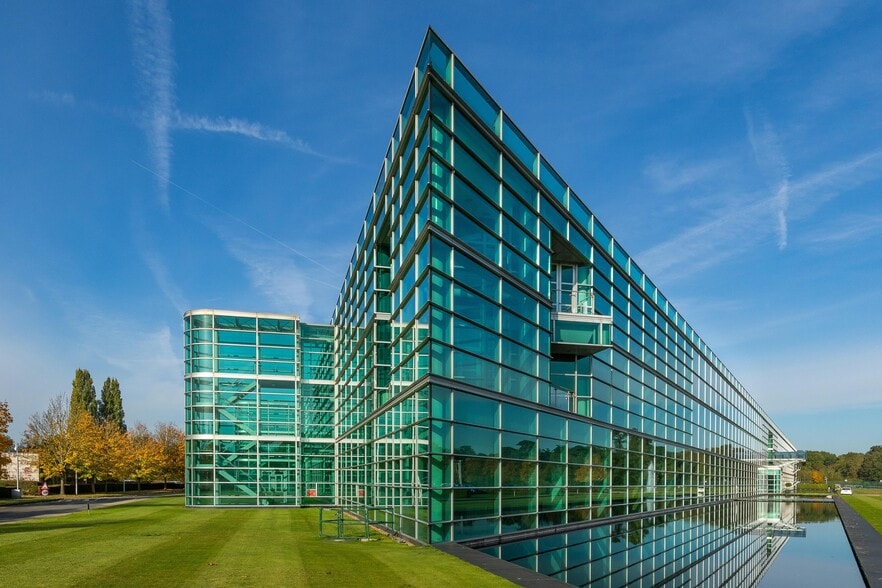 Riding Court Rd, Slough en alquiler - Foto del edificio - Imagen 2 de 12