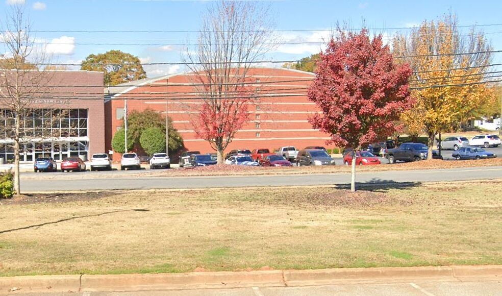 307 W Curtis St, Simpsonville, SC en venta - Lobby - Imagen 1 de 6