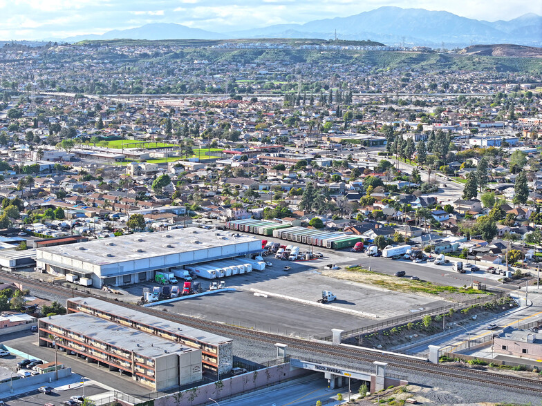 4739 Durfee Ave, Pico Rivera, CA en alquiler - Foto del edificio - Imagen 1 de 4