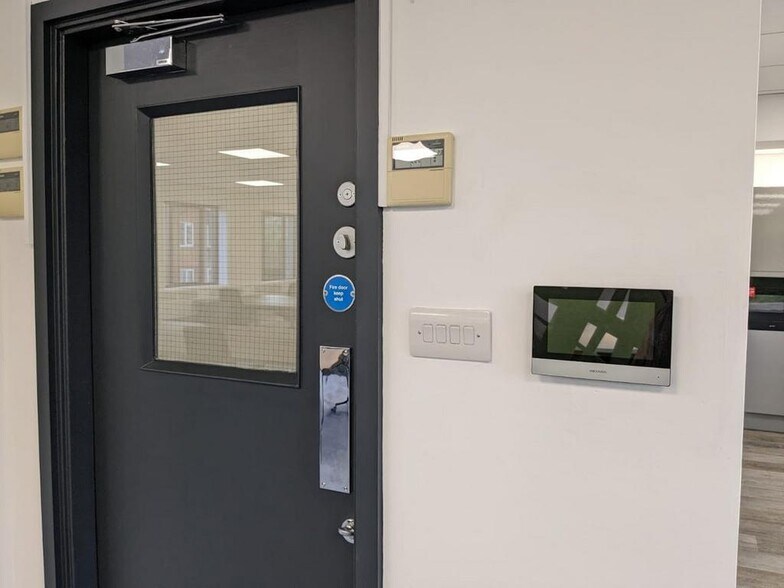 1 Portsmouth Rd, Guildford en alquiler - Foto del edificio - Imagen 3 de 4