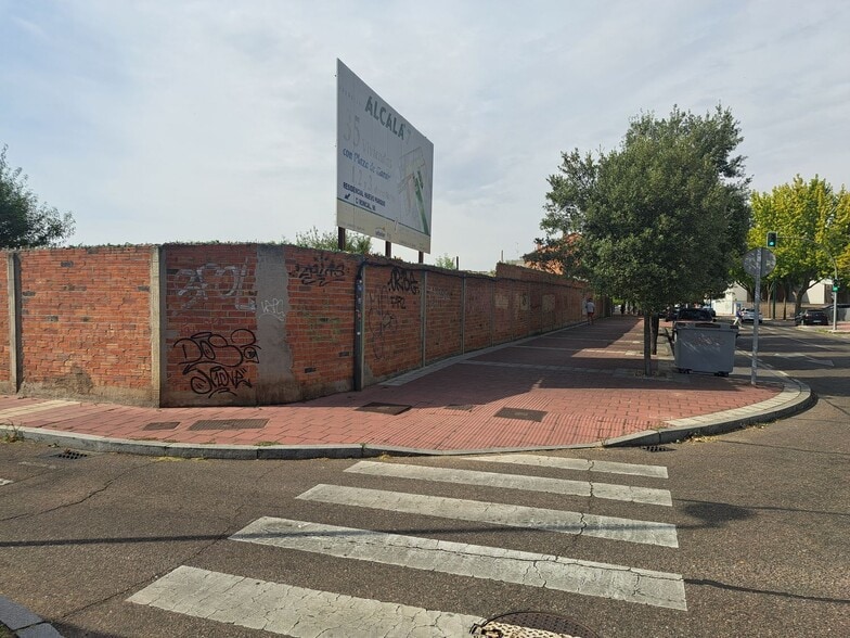 Terreno en Valladolid en venta - Foto del edificio - Imagen 2 de 25