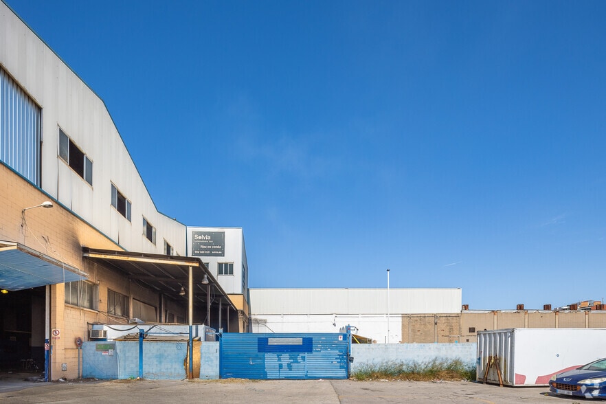 Nave en Ripollet, Barcelona en venta - Foto del edificio - Imagen 2 de 4