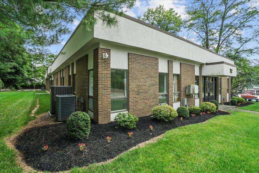 72 Summit Ave, Montvale, NJ en alquiler - Foto del edificio - Imagen 3 de 24