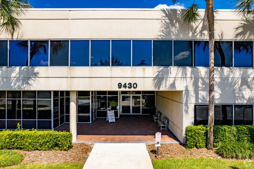 9430 Turkey Lake Rd, Orlando, FL en alquiler - Foto del edificio - Imagen 2 de 7