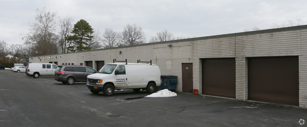 517 Acorn St, Deer Park, NY en alquiler - Foto del edificio - Imagen 3 de 6