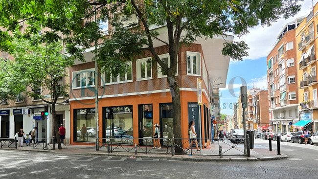 Más detalles de Calle Jerónima Llorente, 1, Madrid - Local en alquiler