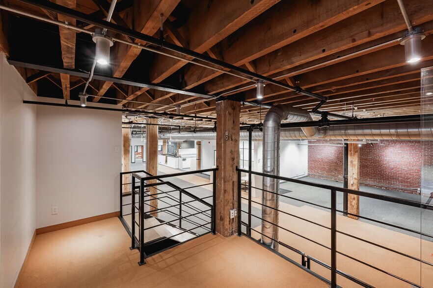 774 Rue Saint-Paul O, Montréal, QC en alquiler - Foto del interior - Imagen 3 de 7