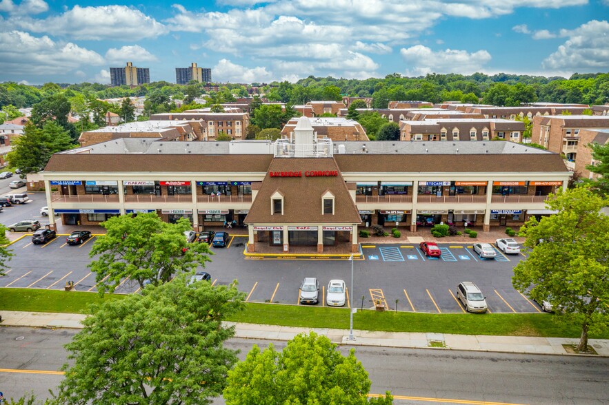 208-02 Cross Island Pky, Bayside, NY en alquiler - Foto del edificio - Imagen 3 de 8