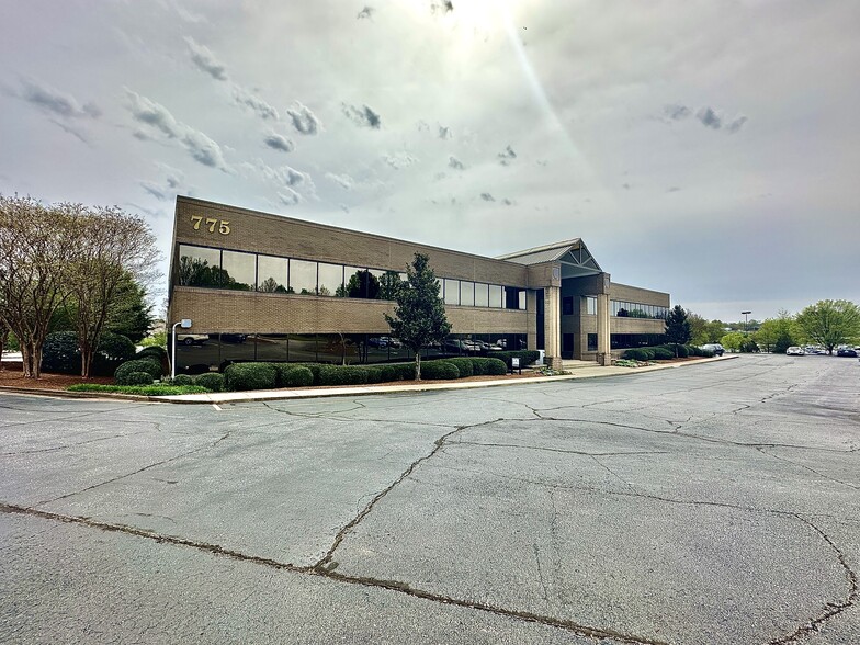 775 Spartan Blvd, Spartanburg, SC en alquiler - Foto del edificio - Imagen 1 de 9