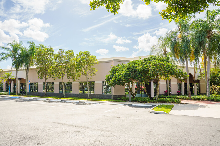 3265 Meridian Pkwy, Weston, FL en alquiler - Foto del edificio - Imagen 1 de 16