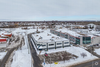 3275 Av Francis-Hughes, Laval, QC - VISTA AÉREA  vista de mapa