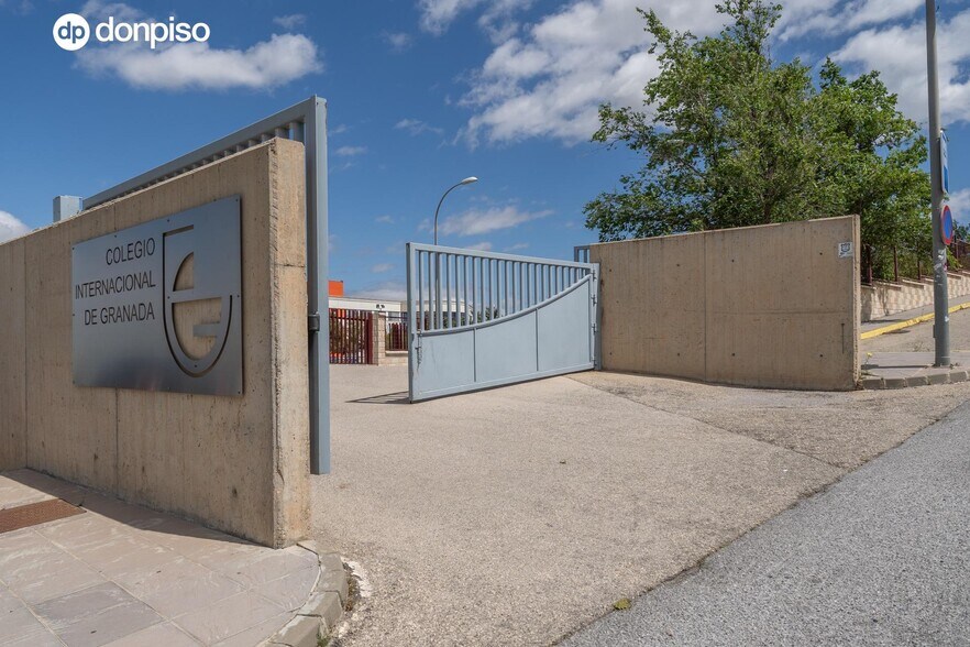 Calle Veleta, Dílar, Granada en venta - Foto del edificio - Imagen 2 de 28