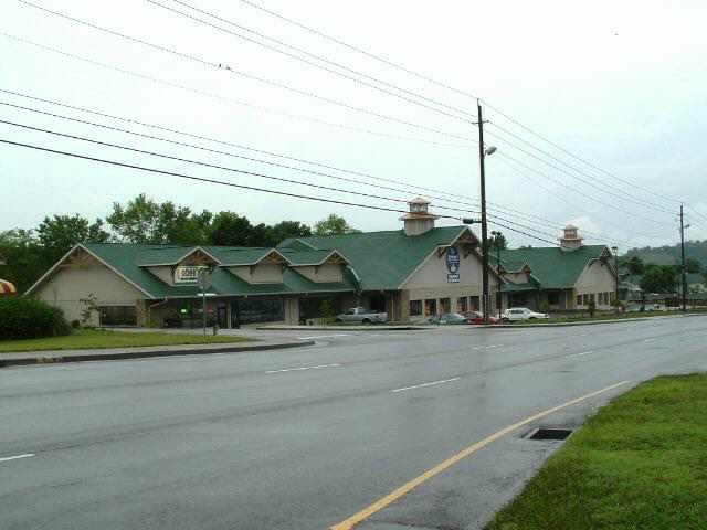 725 Parkway, Sevierville, TN en alquiler - Foto del edificio - Imagen 2 de 8