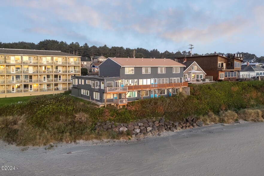 3929 NW Jetty Ave, Lincoln City, OR en venta - Foto del edificio - Imagen 2 de 32