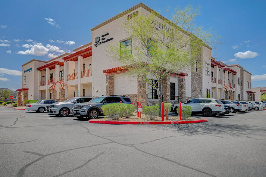 1358 Paseo Verde St, Henderson, NV en venta - Foto del edificio - Imagen 1 de 27