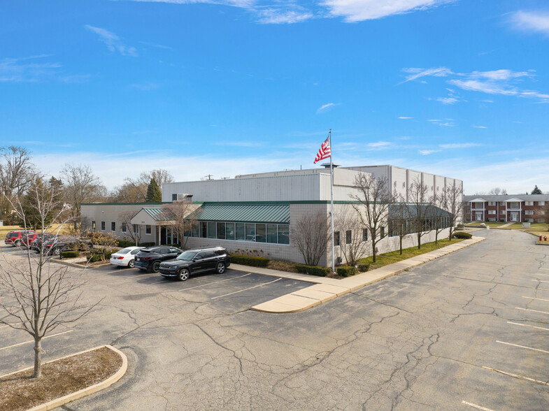 8220 Irving Rd, Sterling Heights, MI en venta - Foto del edificio - Imagen 1 de 6