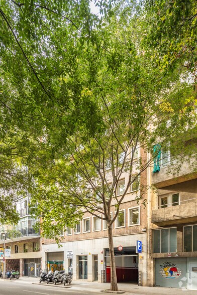 Carrer d'Entença, 95, Barcelona, Barcelona en alquiler - Foto del edificio - Imagen 2 de 4