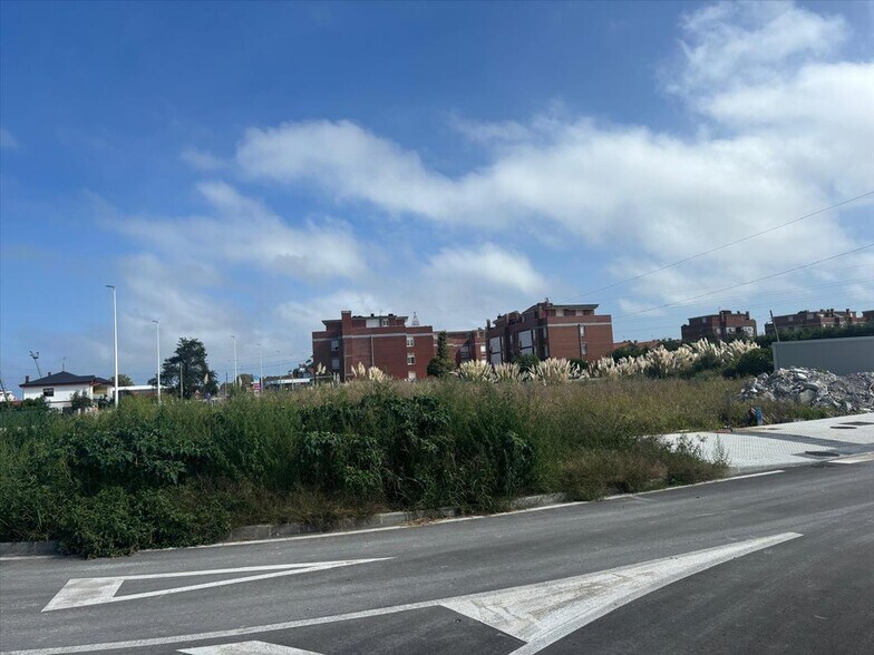 Terreno en Santa Cruz de Bezana en venta - Foto del edificio - Imagen 1 de 12